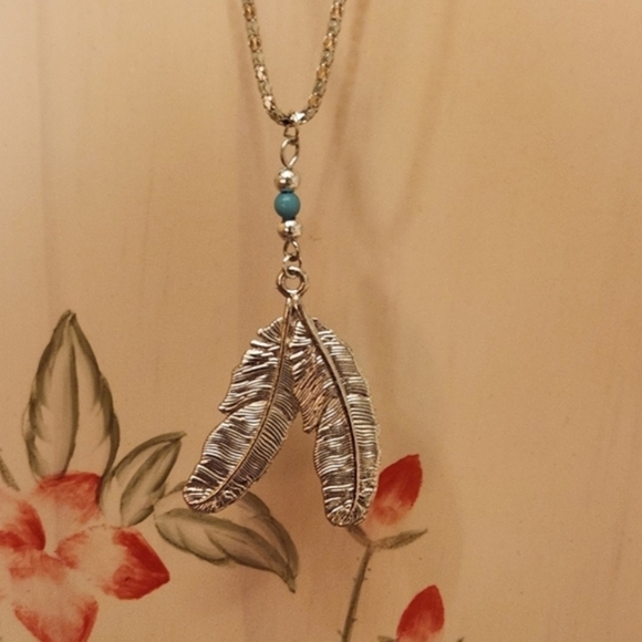 Free People Jewelry - ⭐️ x2 HOST PICK ⭐️ Free People Double Feather Necklace